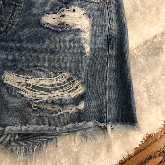 Lucky Brand Cut Off Shorts - Picture 3 of 4